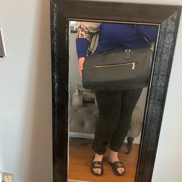 ❌SOLD❌ Authentic Michael Kors duffle bag - Picture 8 of 17